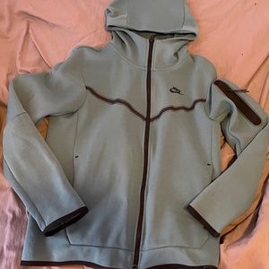 teal nike tech size small